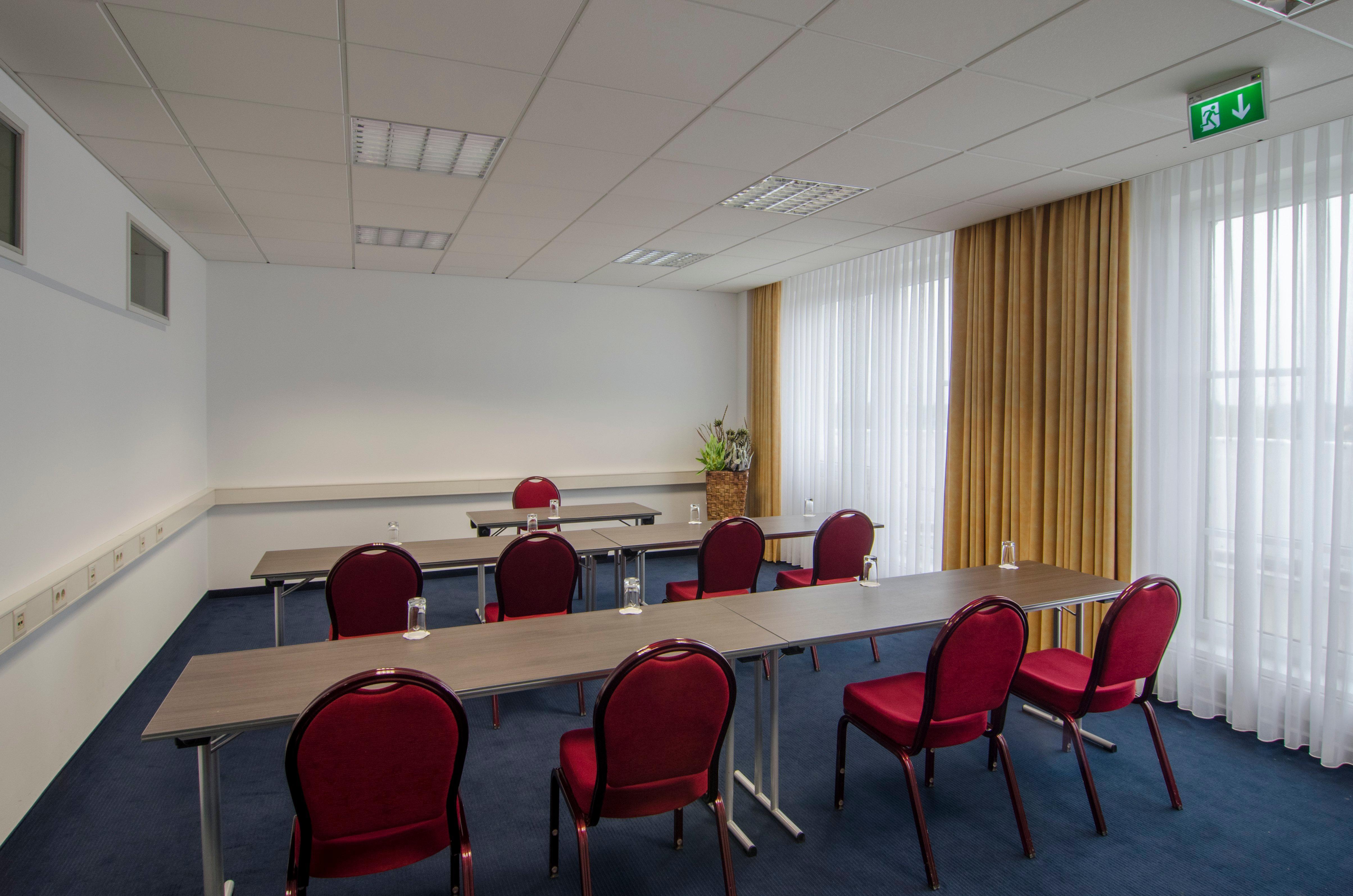 Holiday Inn Munich Unterhaching By Ihg Exterior foto