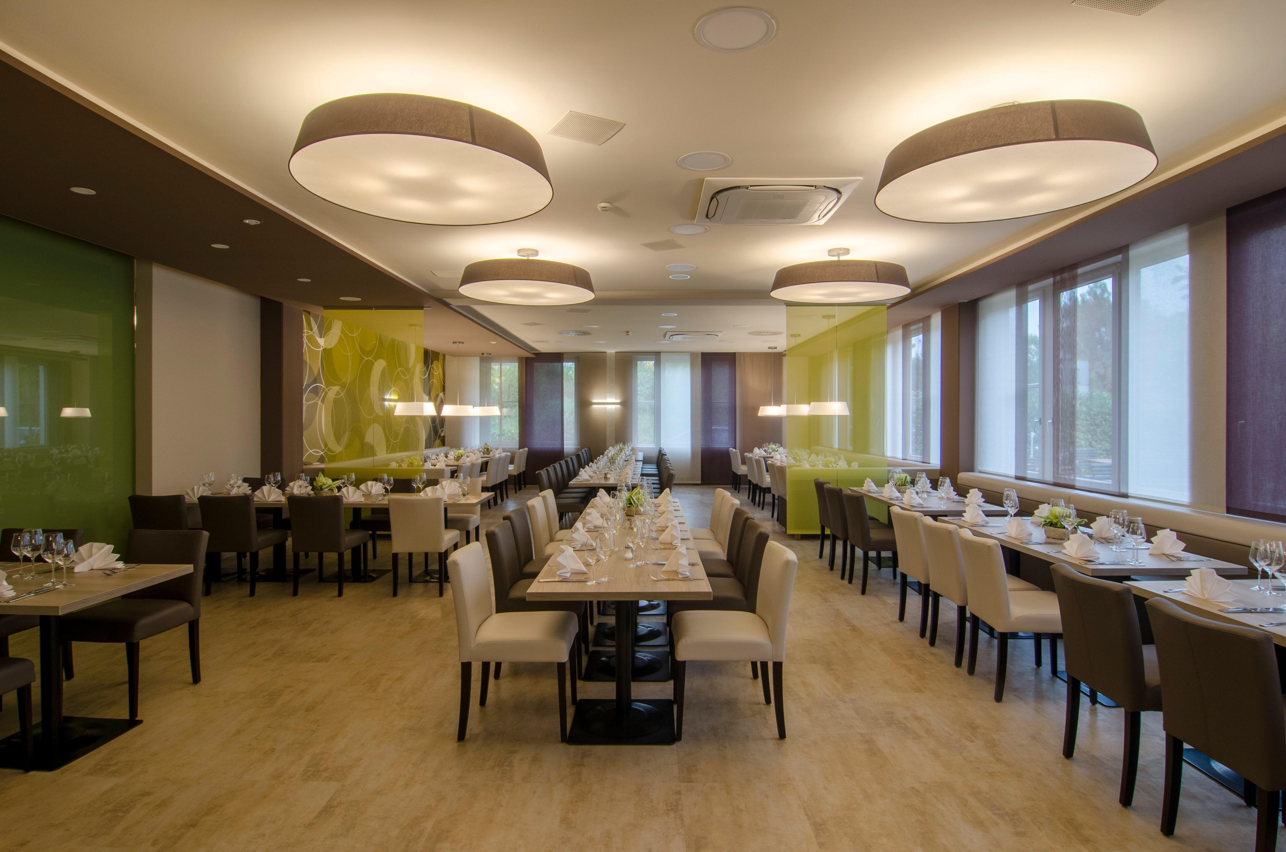 Holiday Inn Munich Unterhaching By Ihg Exterior foto