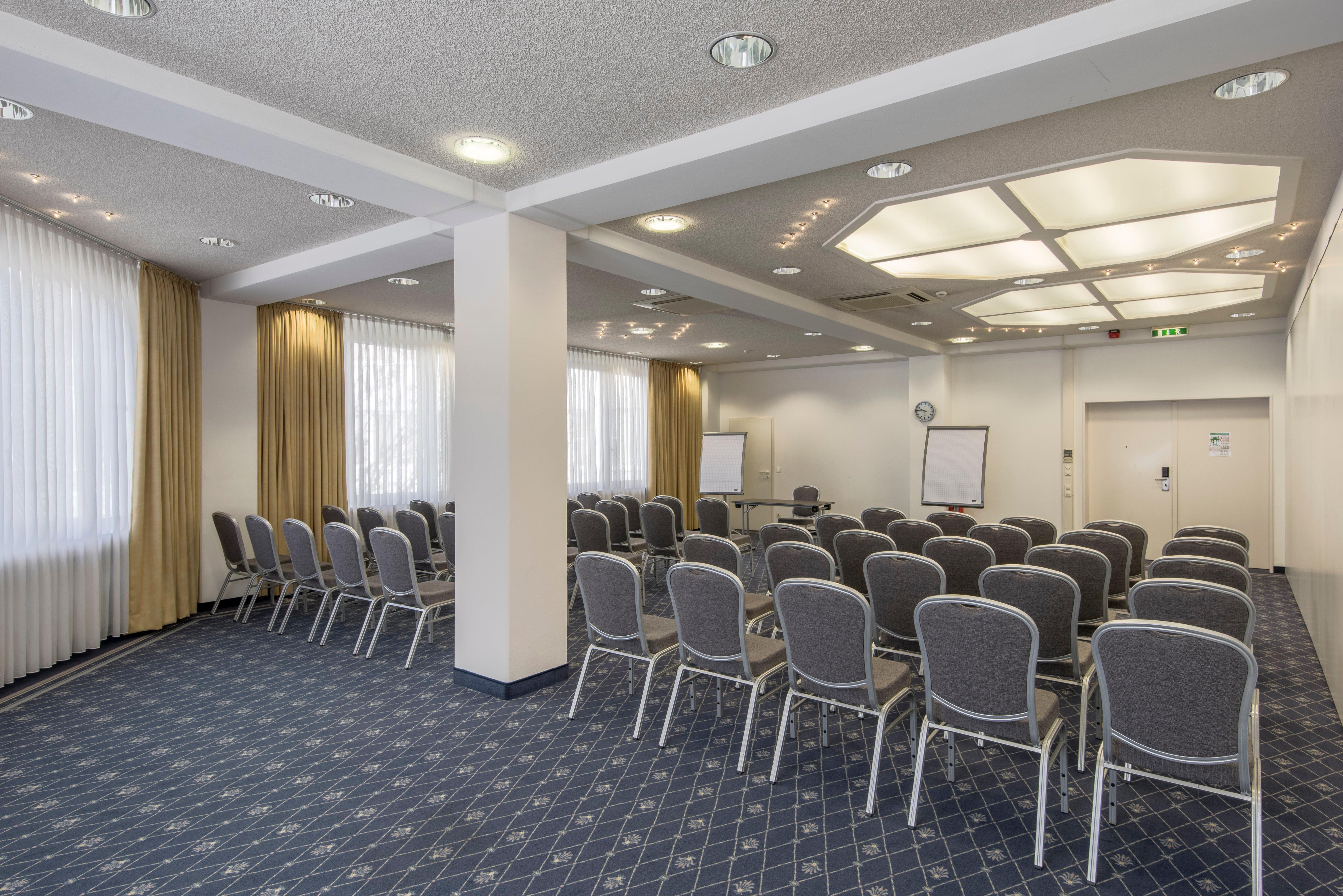 Holiday Inn Munich Unterhaching By Ihg Exterior foto