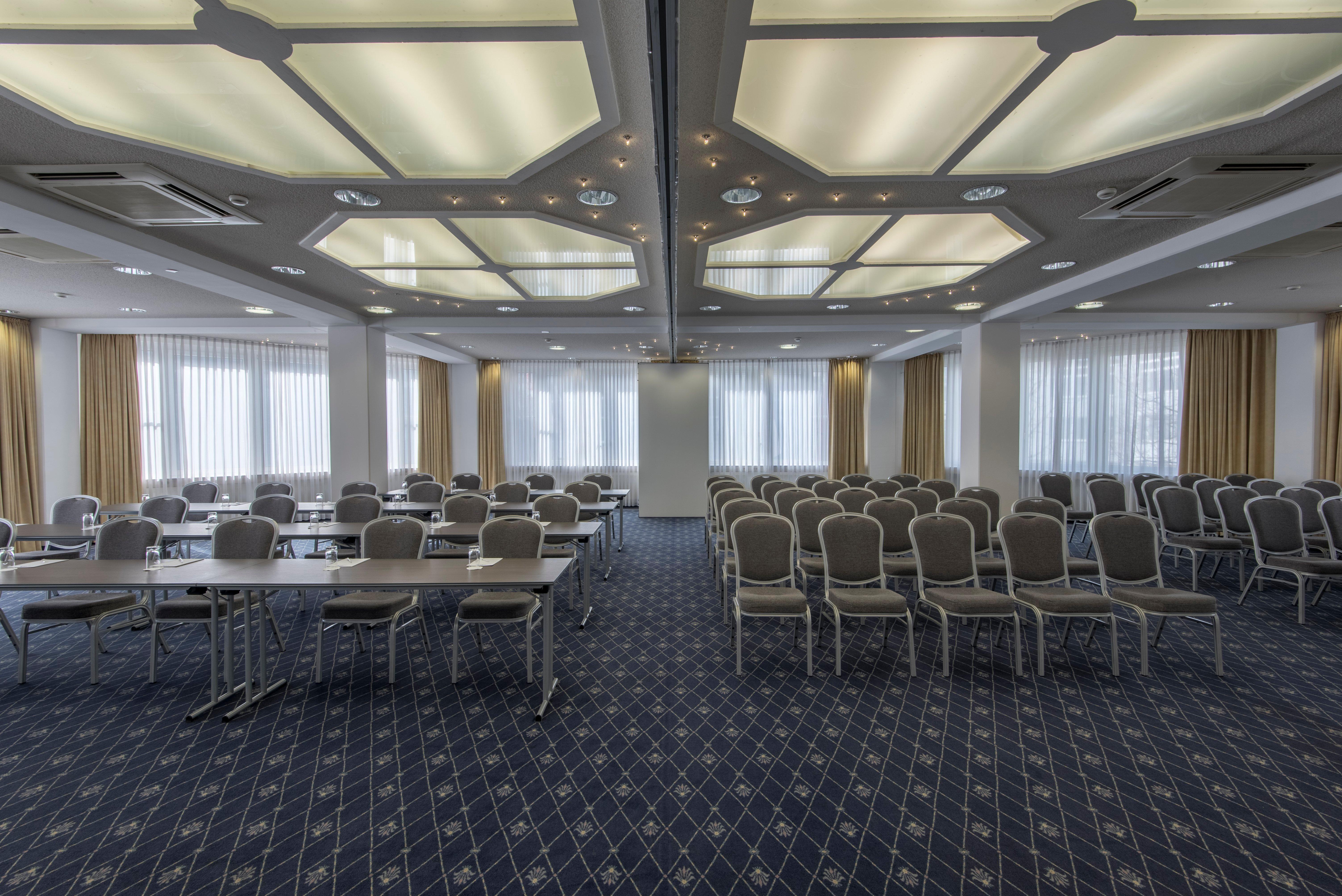 Holiday Inn Munich Unterhaching By Ihg Exterior foto