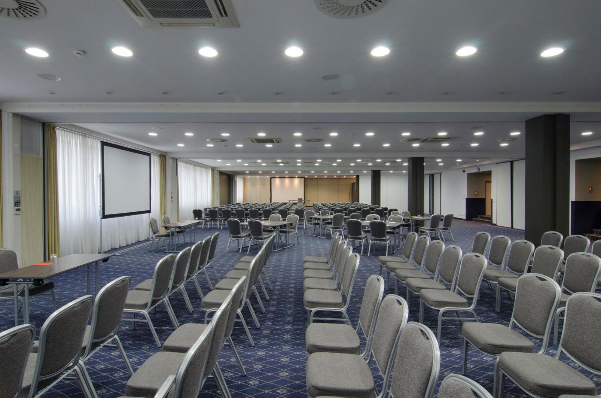 Holiday Inn Munich Unterhaching By Ihg Exterior foto