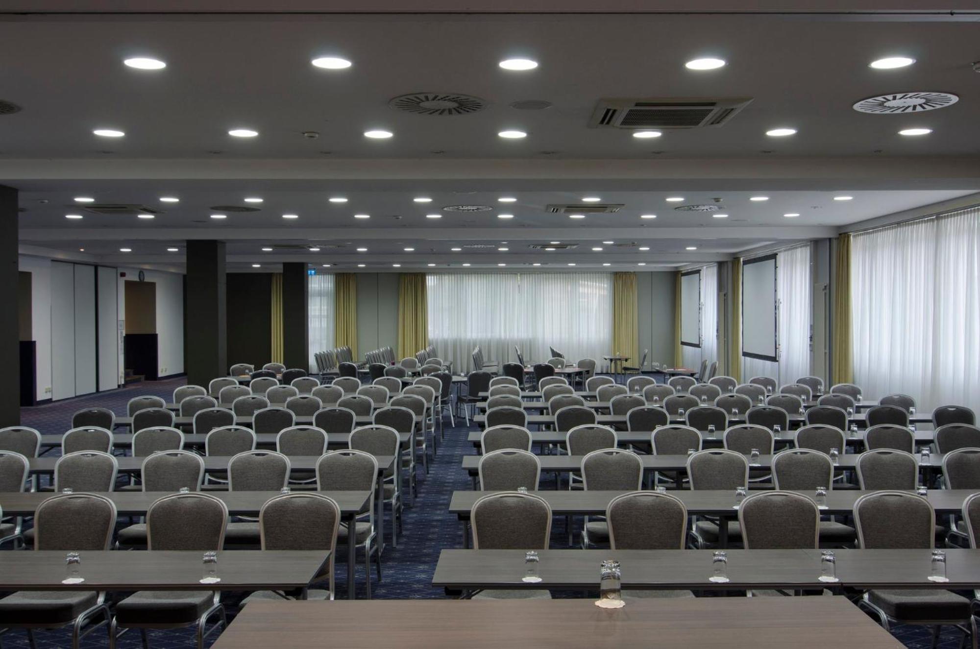 Holiday Inn Munich Unterhaching By Ihg Exterior foto