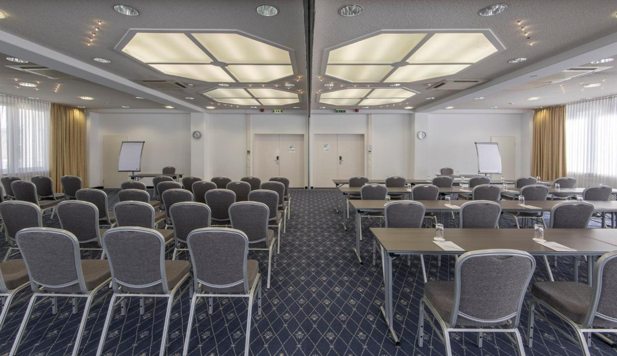Holiday Inn Munich Unterhaching By Ihg Exterior foto